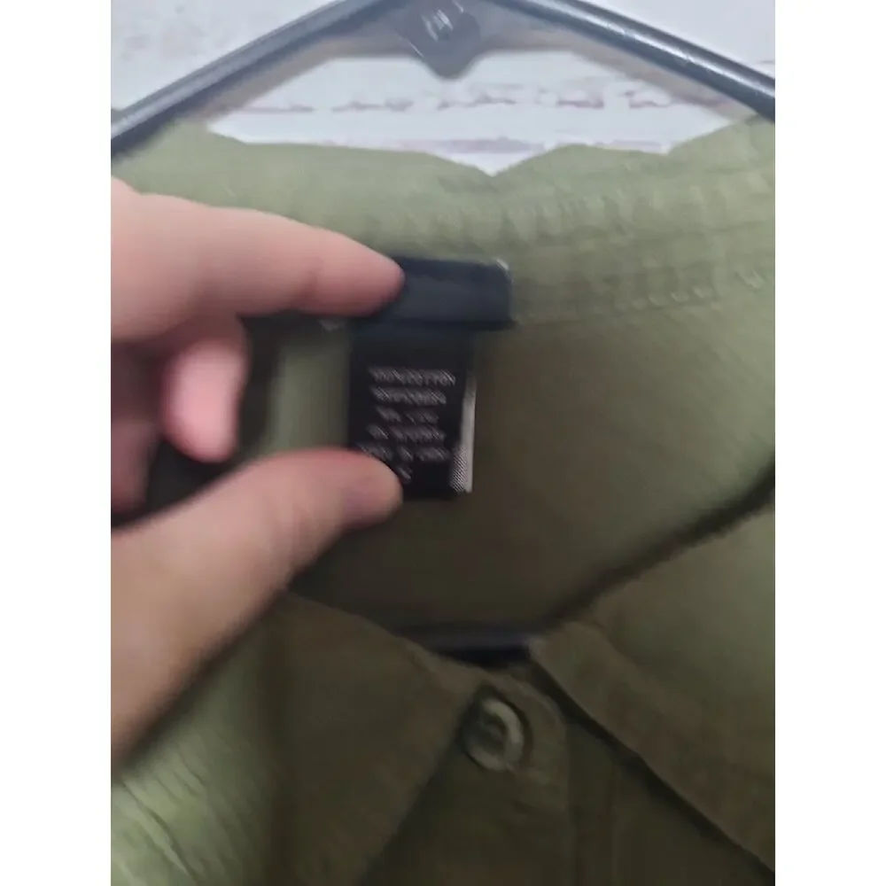 Torrid Olive Green Pintuck 1/2 Button Collared Roll‎ Tab Sleeve Top Womans Sz 5x